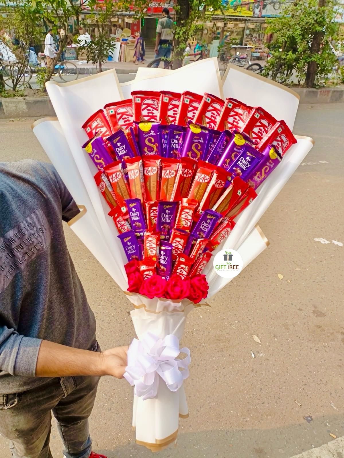 KitKat & Dairy Milk Mega Chocolate Bouquet