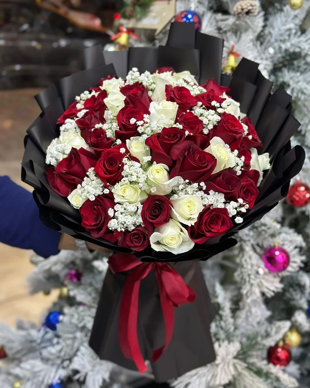 Red & White Rose Luxury Bouquet