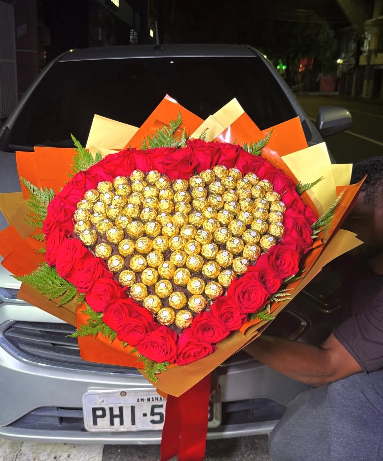 80 Pcs Ferrero Rocher with Natural Flower bouquet
